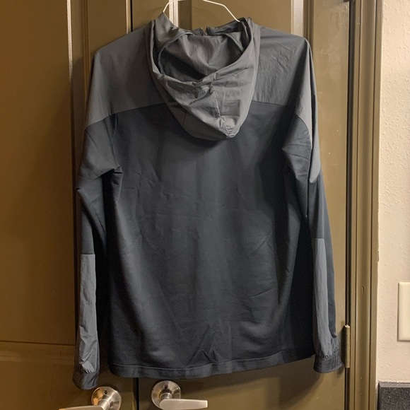 Brand new Nike running jacket - Picture 2 of 6